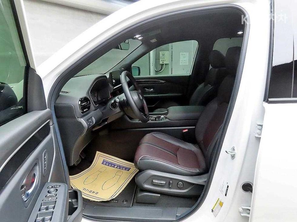 2025 Honda 4 photo