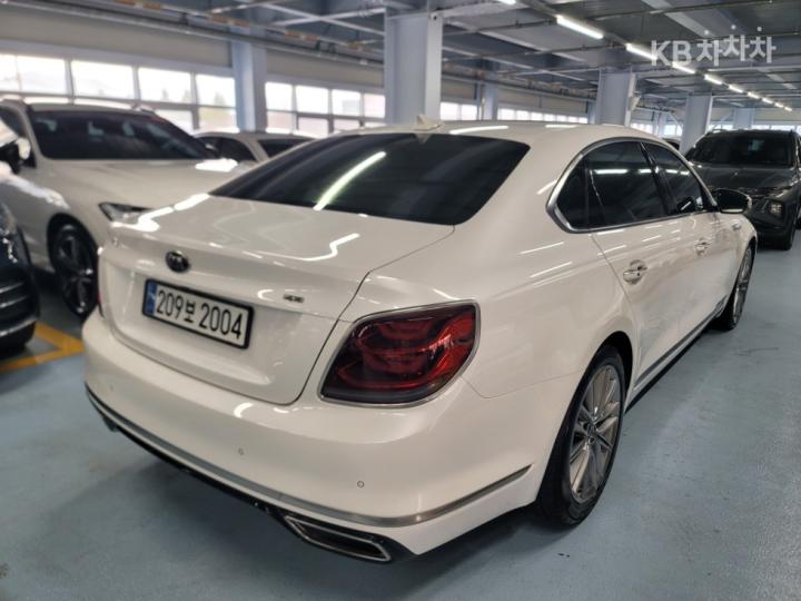 Kia K9 — miniaturë 4
