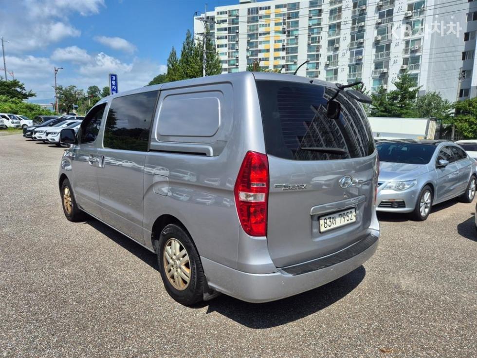 Hyundai Starex — miniaturë 5