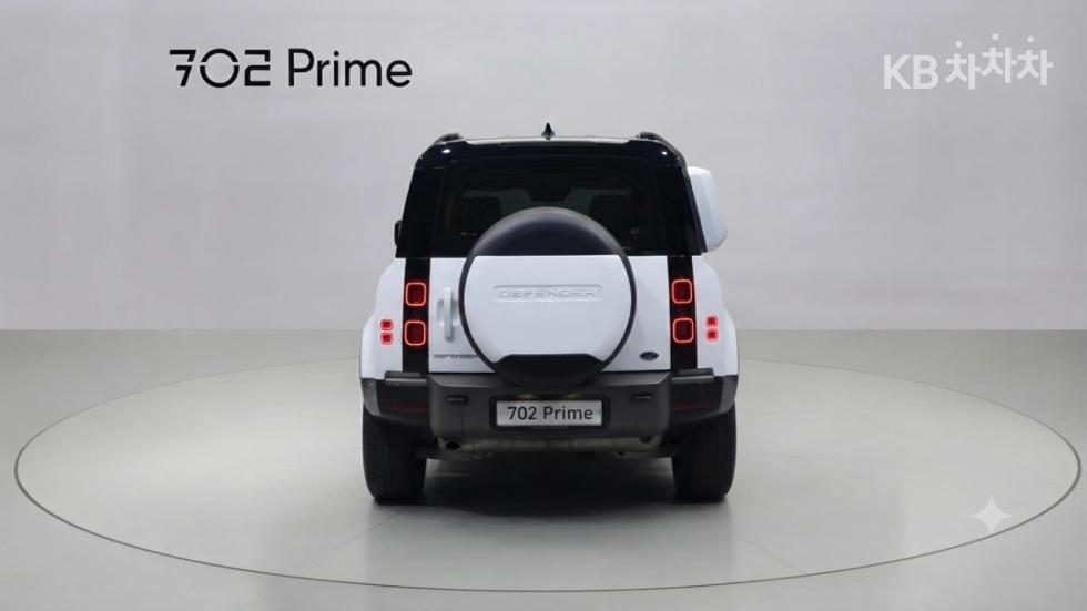 2023 Land Rover (L663) photo