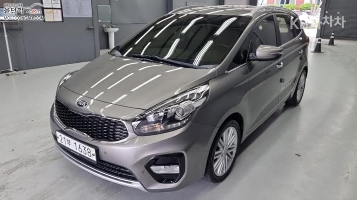 Kia Carens 2.0 lpi 7  seats  prestige — foto 1