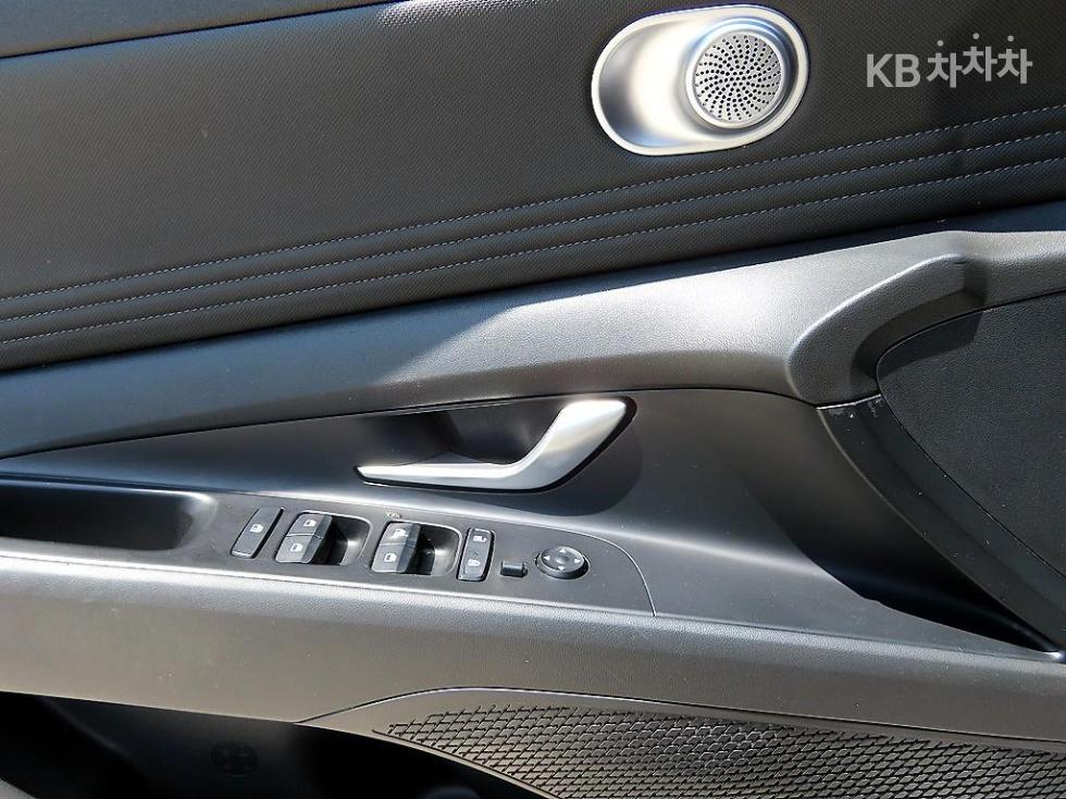 Hyundai Avante — miniaturë 11
