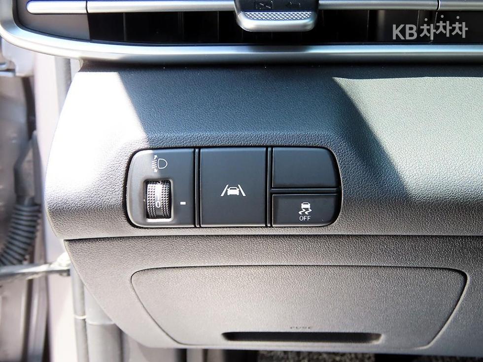 Hyundai Avante — miniaturë 12