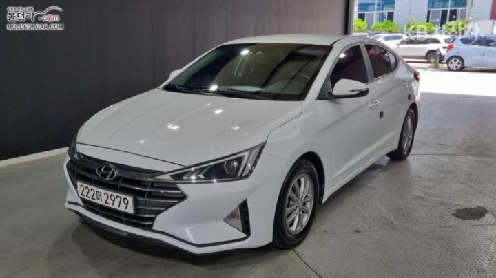 Hyundai Avante 1.6 lpi  smart — foto 1