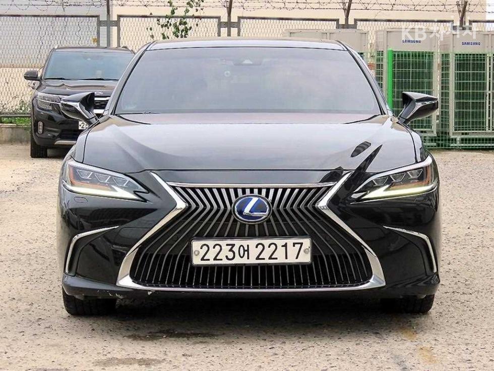 Lexus ES