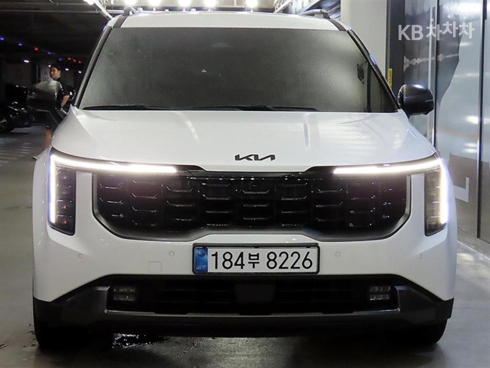 2025 Kia 4 photo