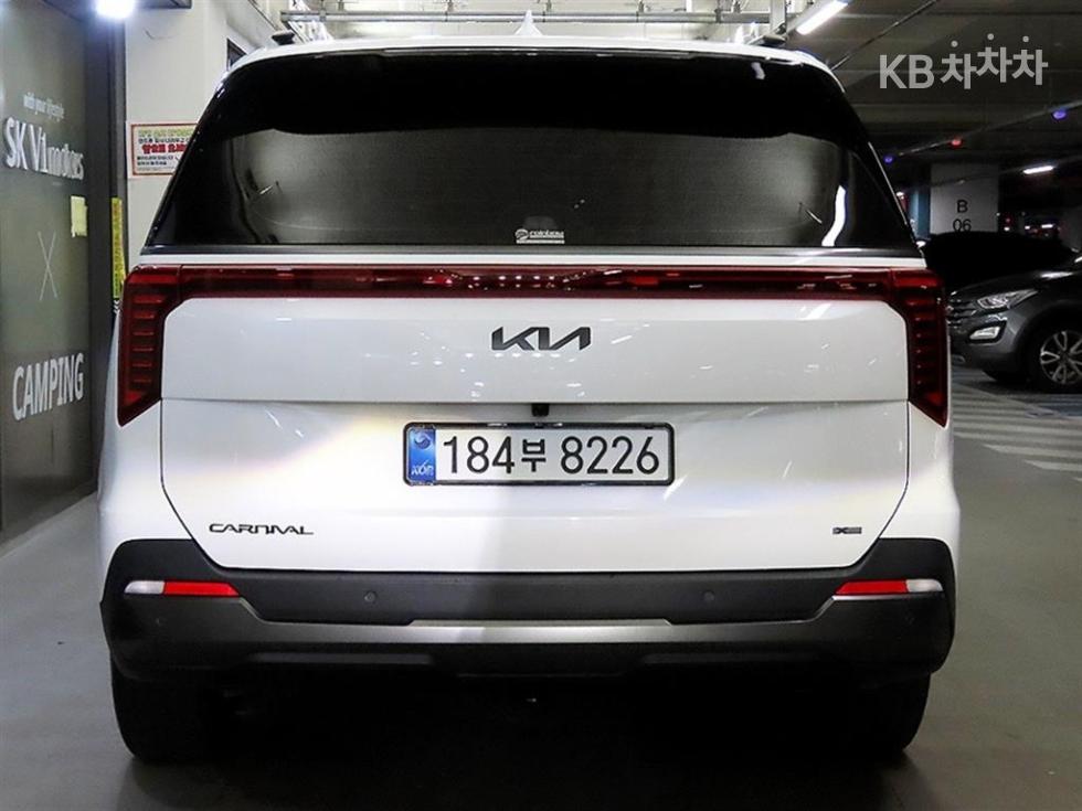2025 Kia 4 photo