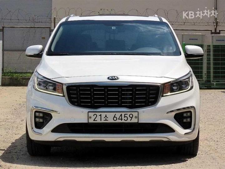 Kia Carnival 9  seats 2.2  diesel  prestige — foto 1