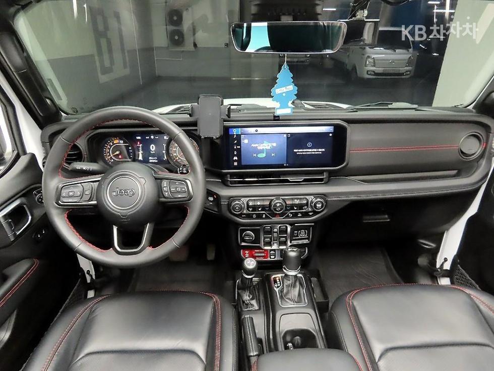 2024 Jeep (JL) photo