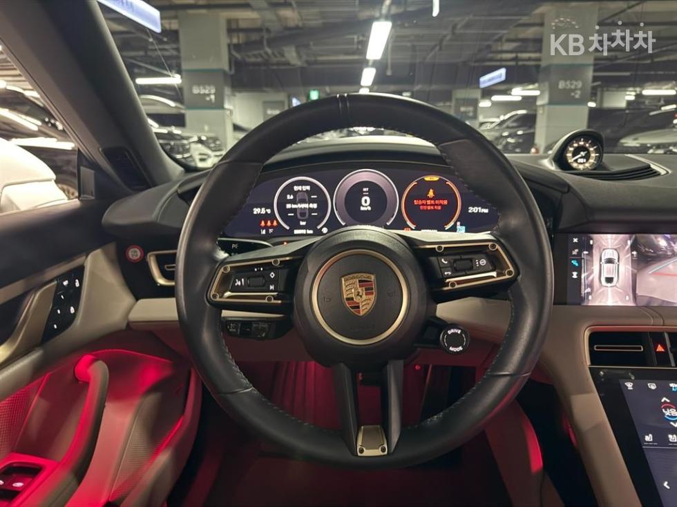 Porsche Taycan — miniaturë 8