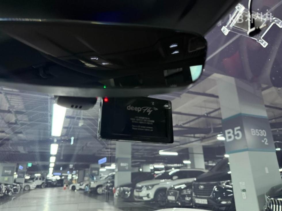 Porsche Taycan — miniaturë 15