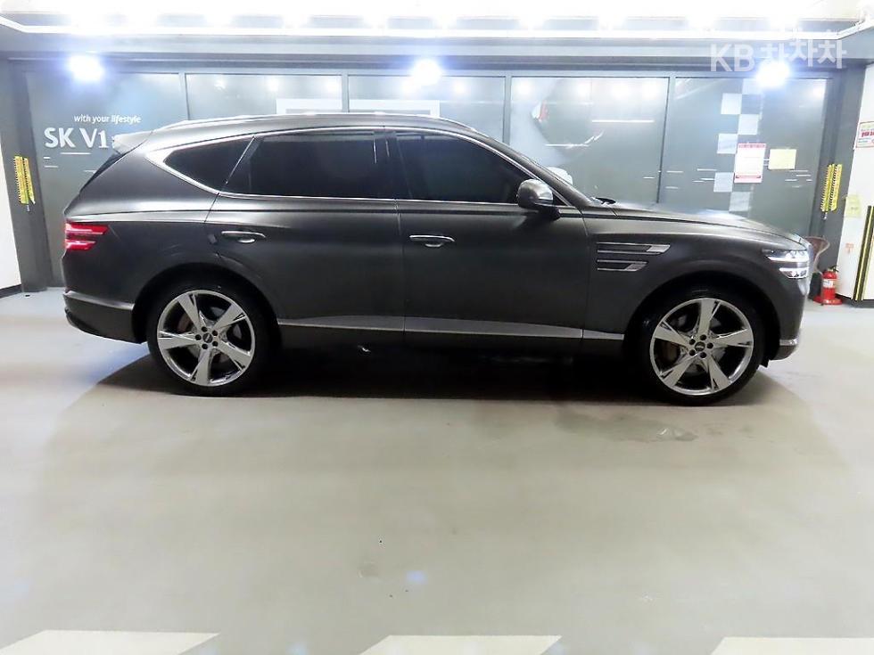 2023 Genesis GV80 photo