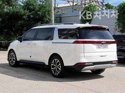 Kia Carnival — miniaturë 3