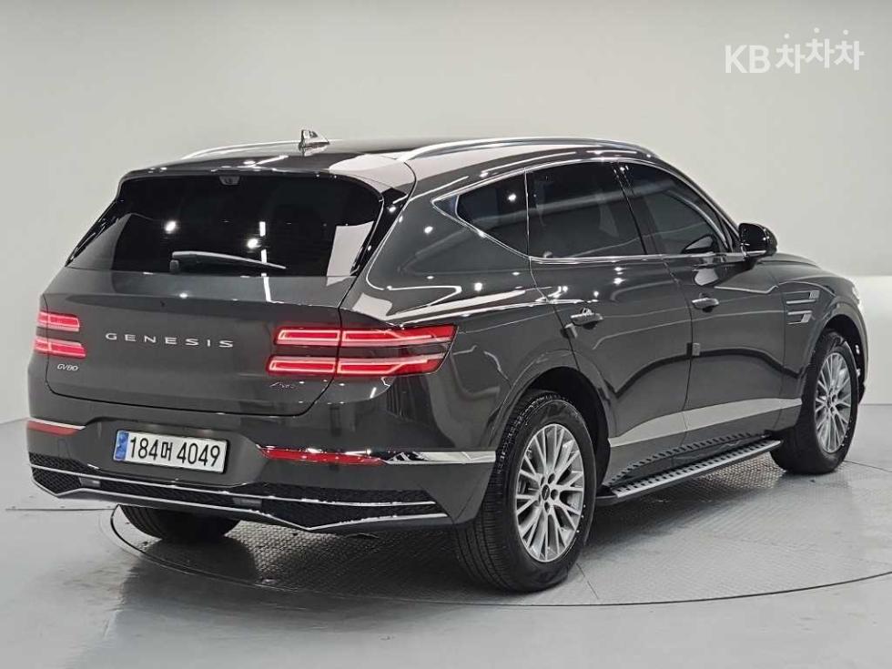 2023 Genesis GV80 photo