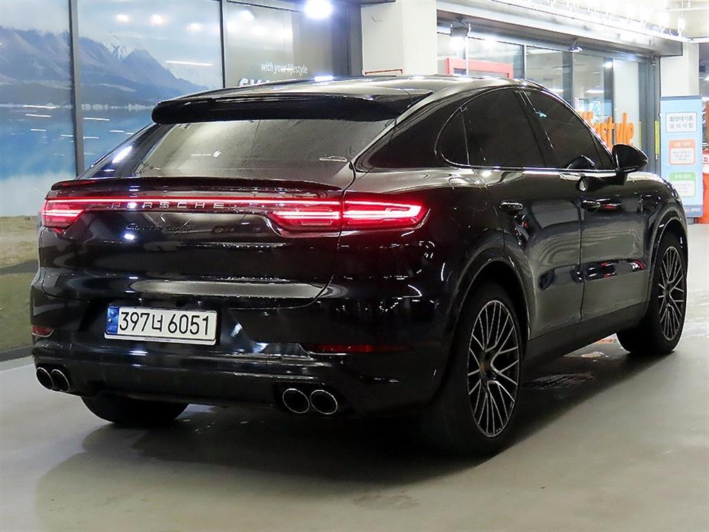 2021 Porsche (9Y0) photo