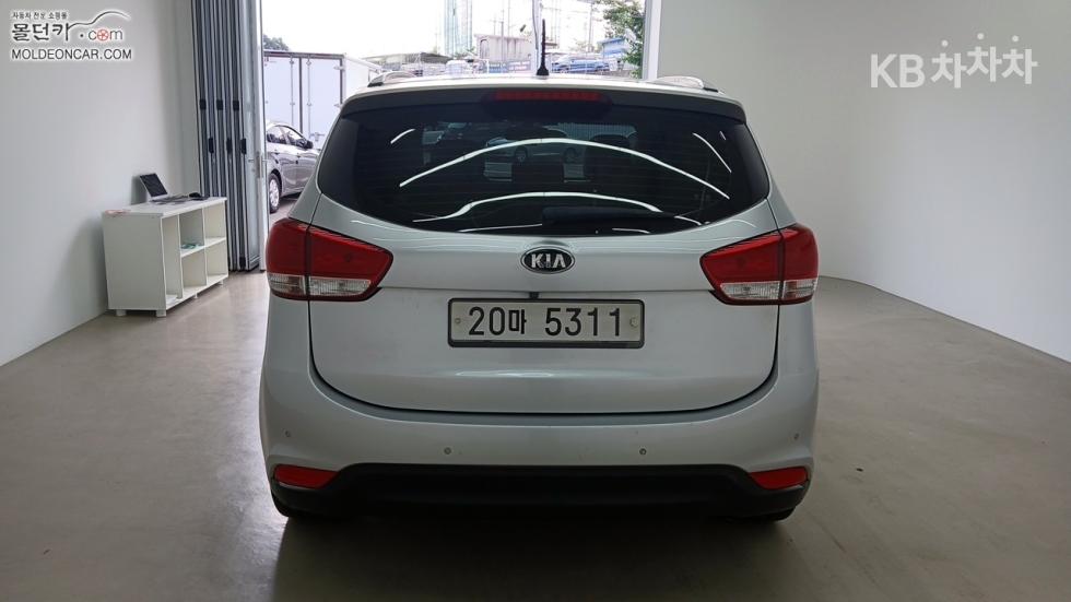 Kia Carens — miniaturë 4