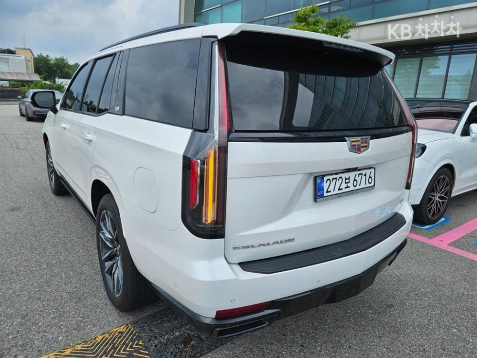 2023 Cadillac ESCALADE(5) photo