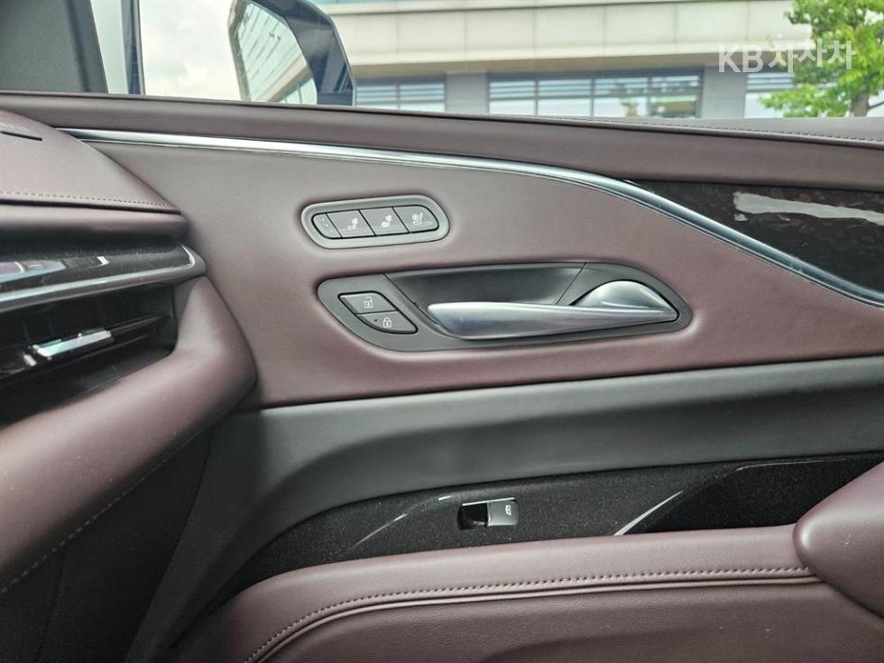 2023 Cadillac ESCALADE(5) photo