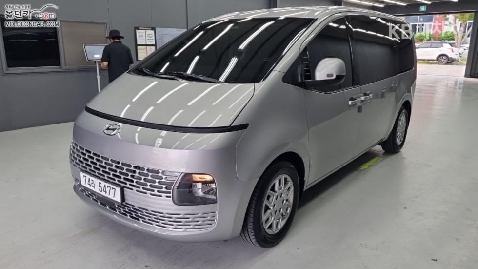 Hyundai Staria