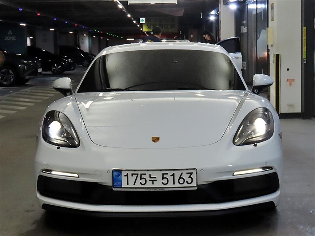2022 Porsche (718) photo