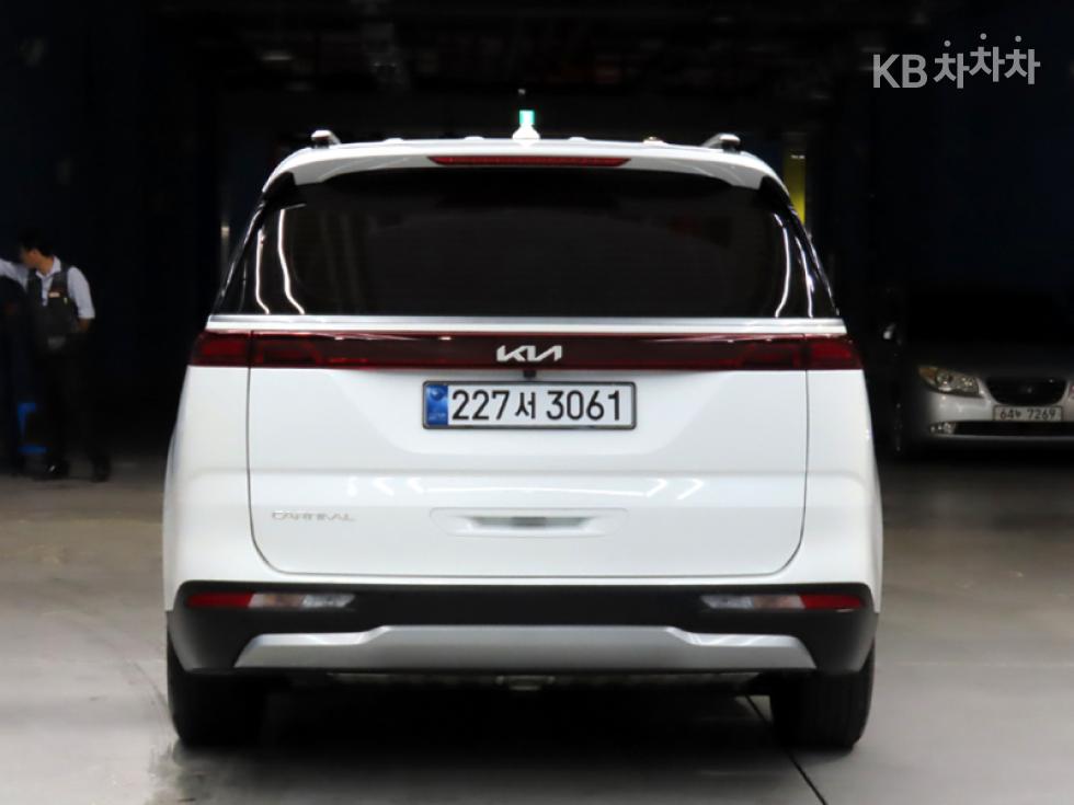 Kia Carnival — miniaturë 3