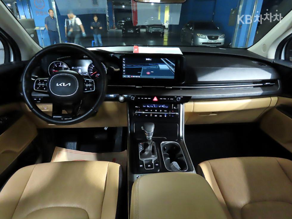 Kia Carnival — miniaturë 5