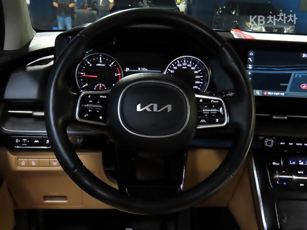 Kia Carnival — miniaturë 9