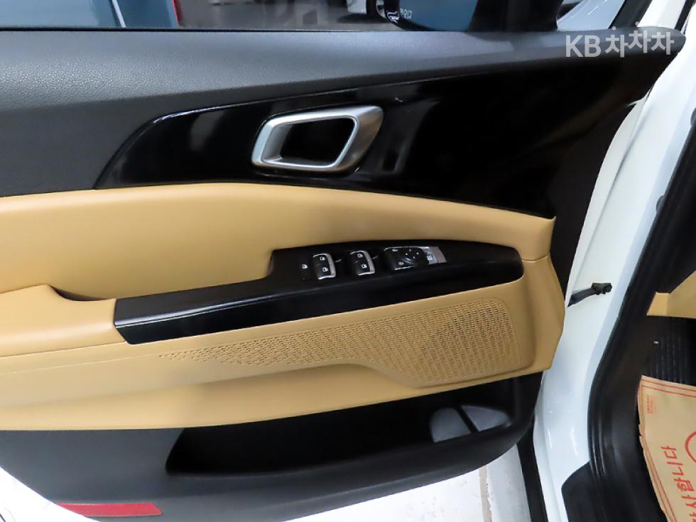 Kia Carnival — miniaturë 13