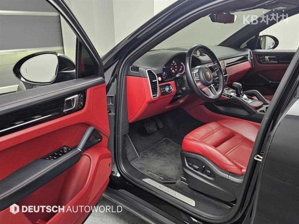 Porsche Cayenne — miniaturë 13