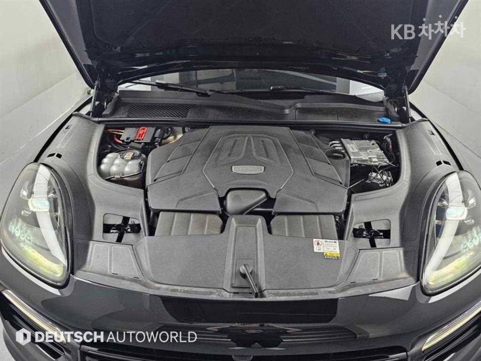 Porsche Cayenne — miniaturë 18