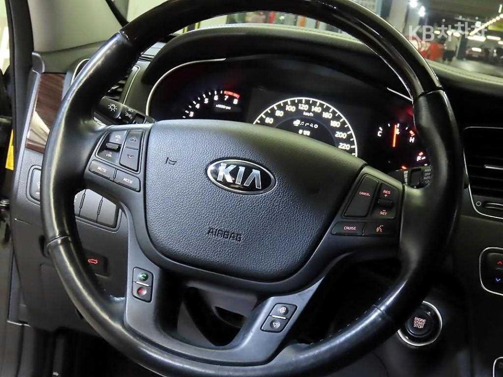 Kia K7 — miniaturë 8