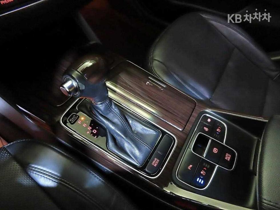 Kia K7 — miniaturë 12
