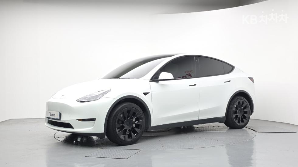 2022 tesla Model Y Long Range AWD