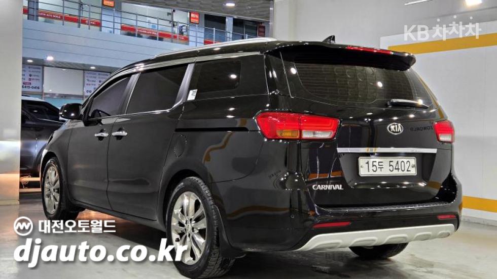 Kia Carnival — miniaturë 3