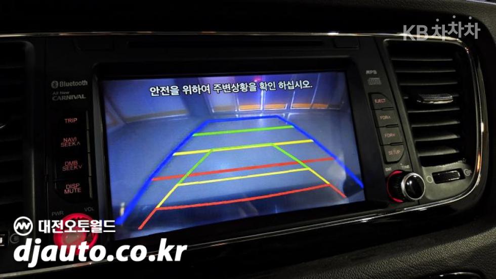 Kia Carnival — miniaturë 8