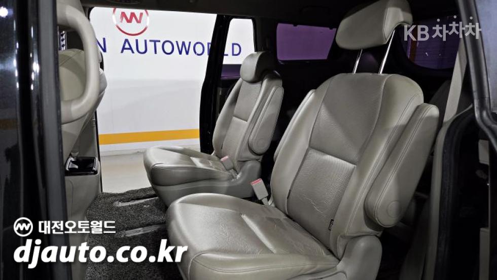 Kia Carnival — miniaturë 12