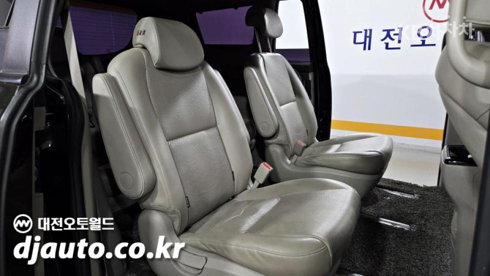 Kia Carnival — miniaturë 13