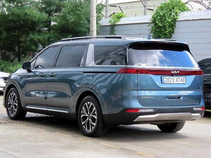 Kia Carnival — miniaturë 3