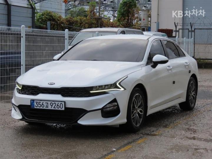 Kia K5 2.0 Prestige — foto 1