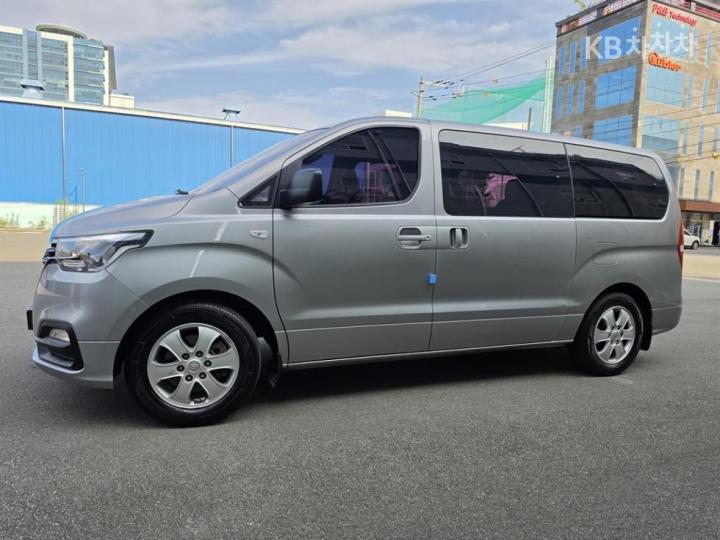 Hyundai Starex 웨건 12인승 스마트 — foto 1