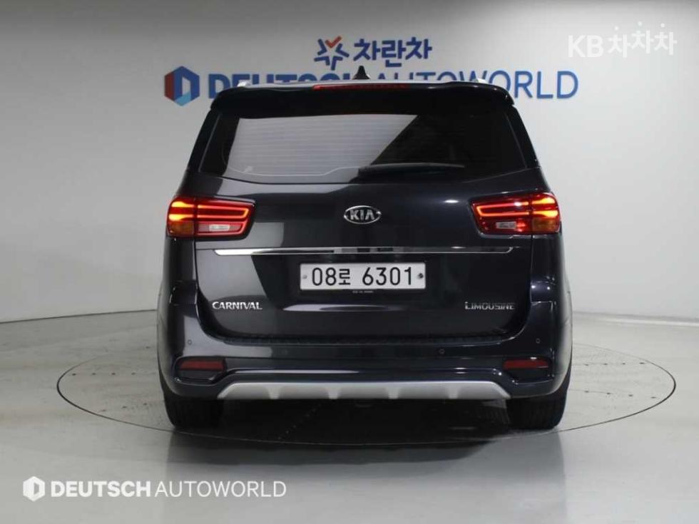 Kia Carnival — miniaturë 4