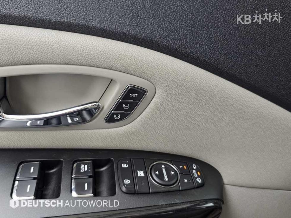 Kia Carnival — miniaturë 16