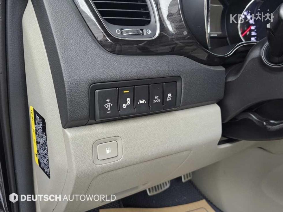 Kia Carnival — miniaturë 17