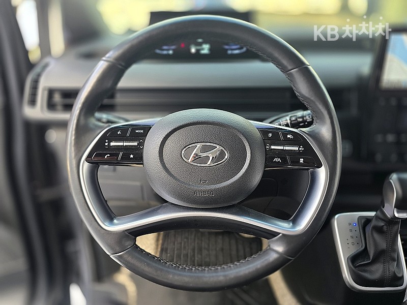 Hyundai Staria — miniaturë 13