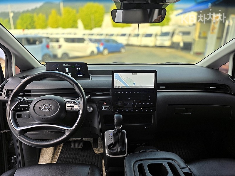 Hyundai Staria — miniaturë 14