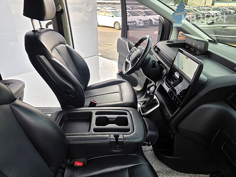 Hyundai Staria — miniaturë 23