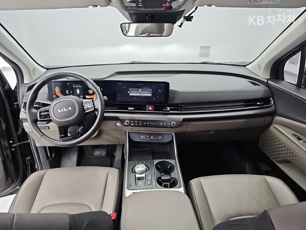 Kia Carnival — miniaturë 7