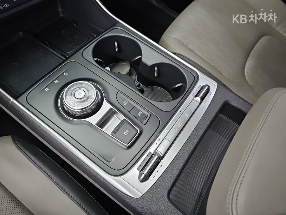 Kia Carnival — miniaturë 8