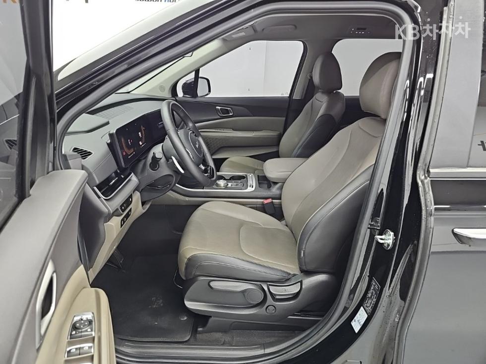 Kia Carnival — miniaturë 11