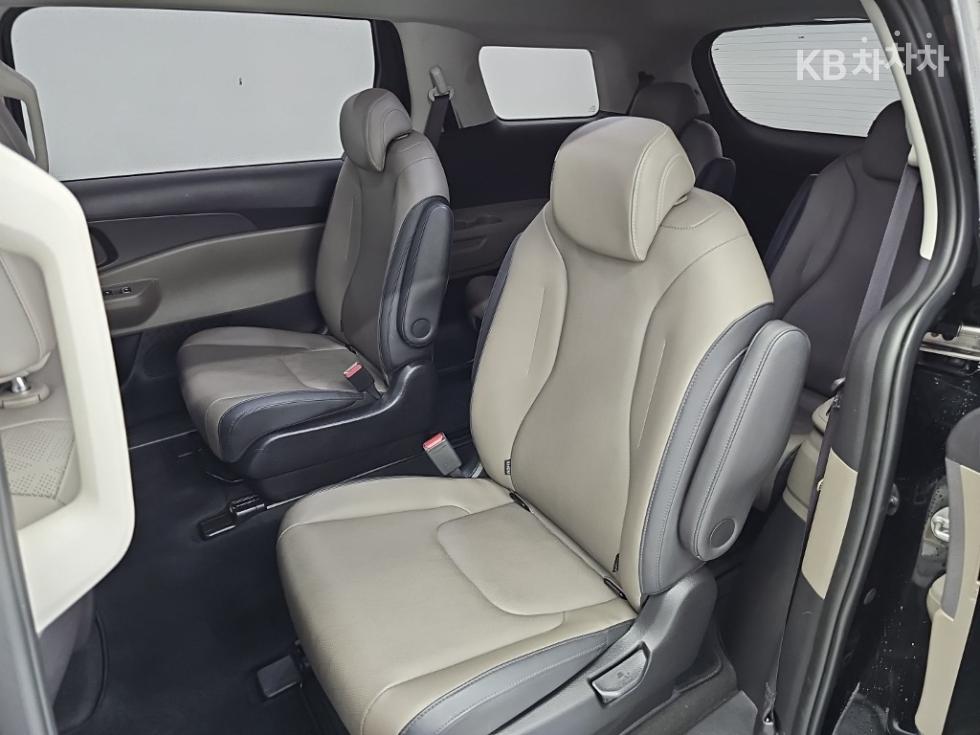 Kia Carnival — miniaturë 12